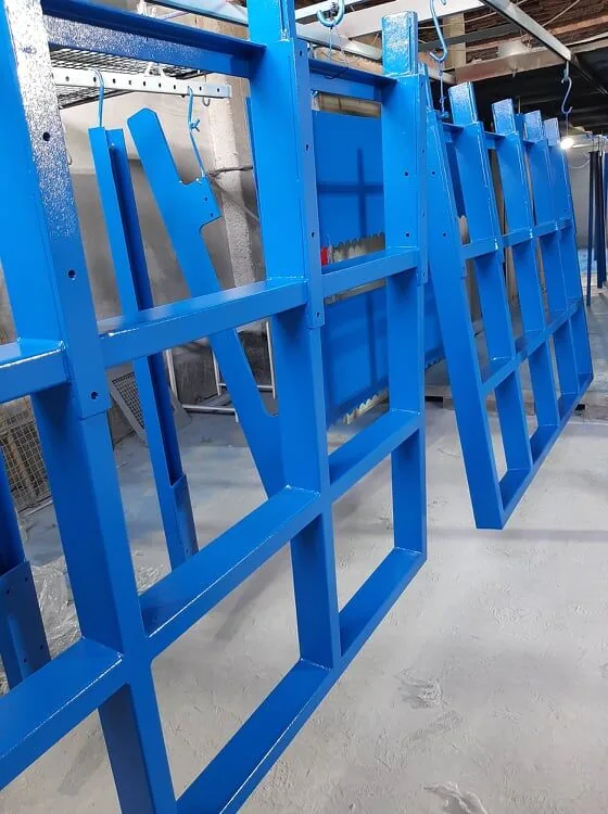 Structure sur mesure — finition bleue